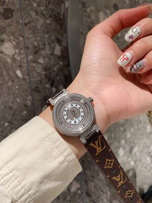 Louis Vuitton Tambour Watch view 14