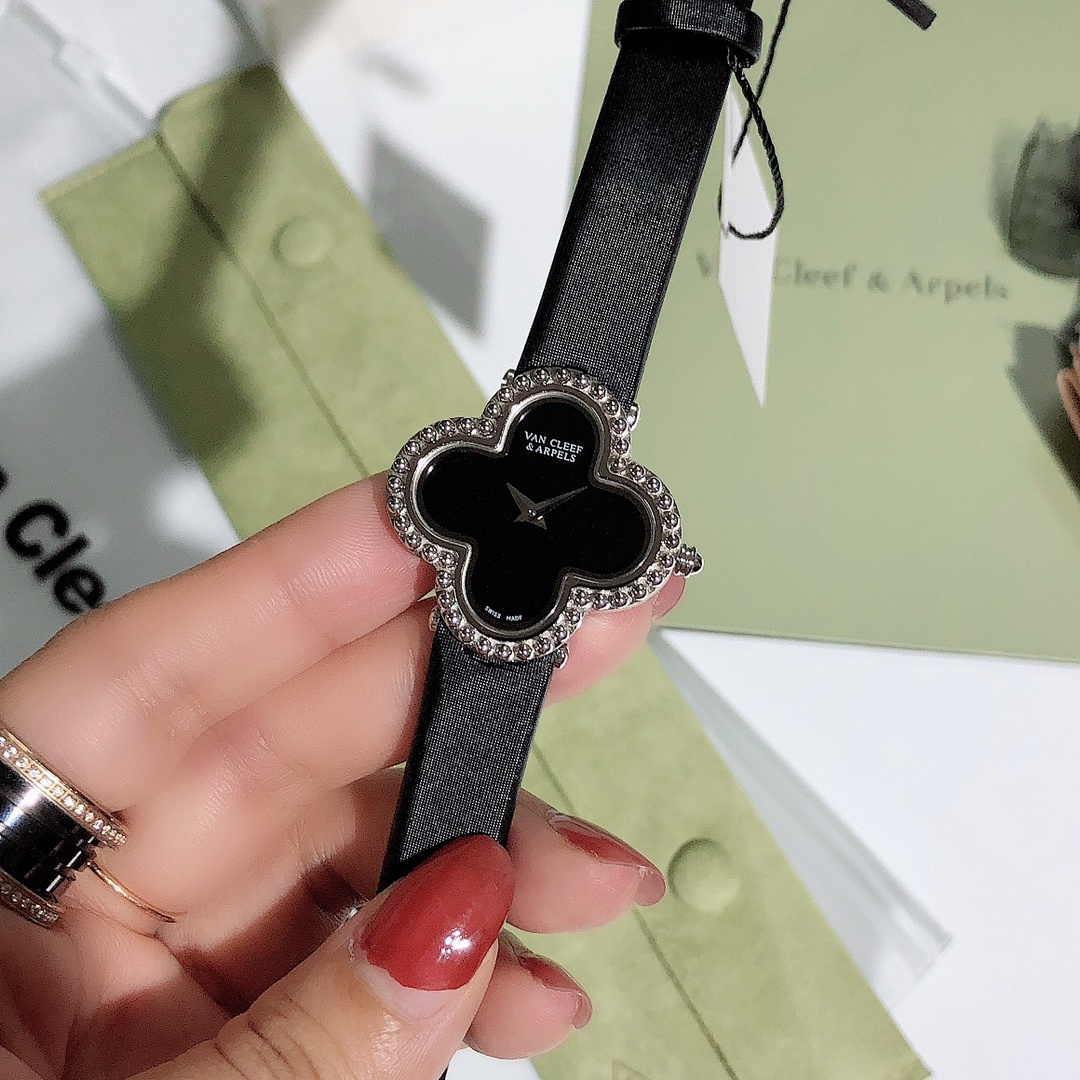 Van Cleef & Arpels Alhambra Watch