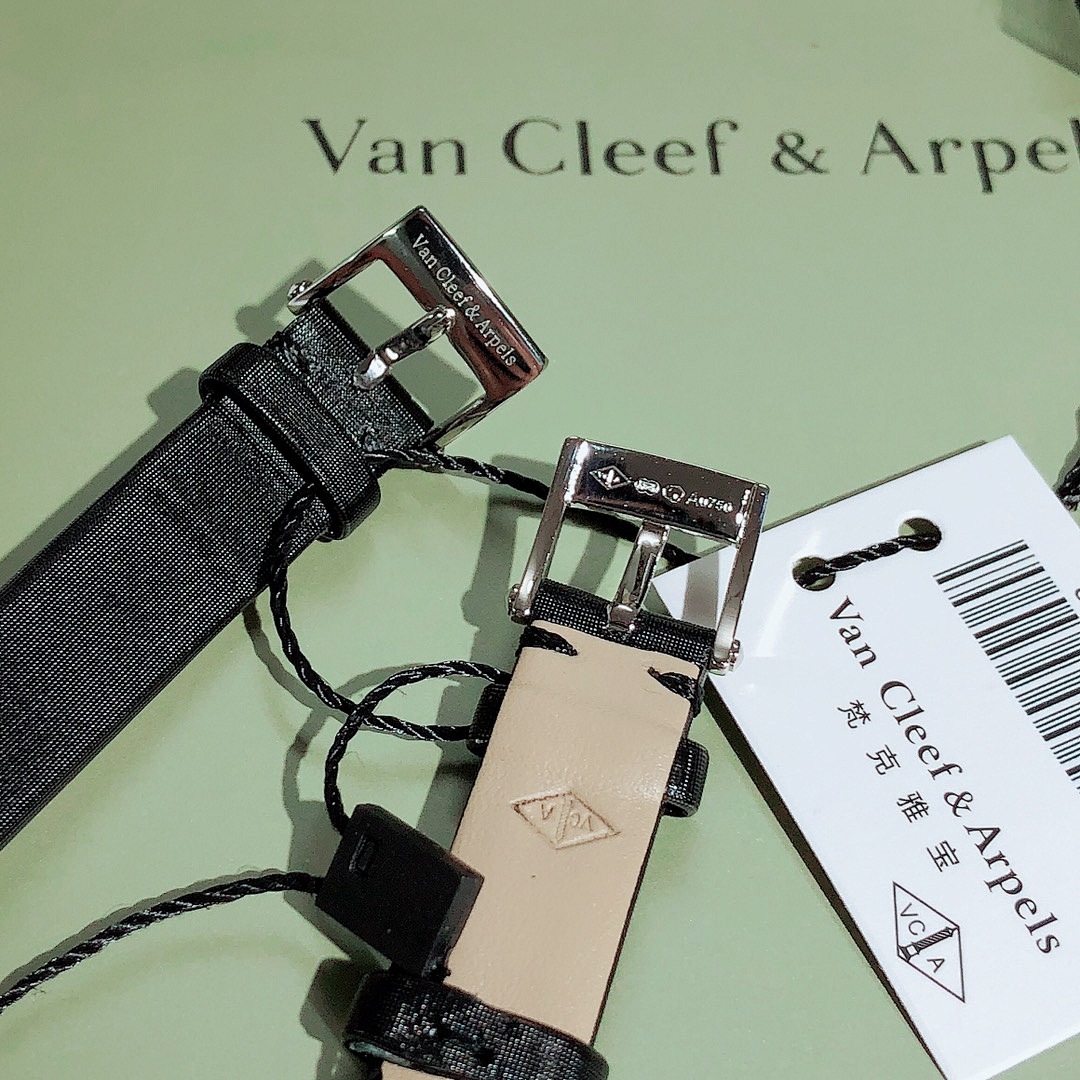 Van Cleef & Arpels Alhambra Watch view