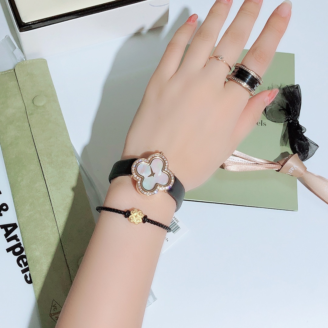 Van Cleef & Arpels Alhambra Watch view
