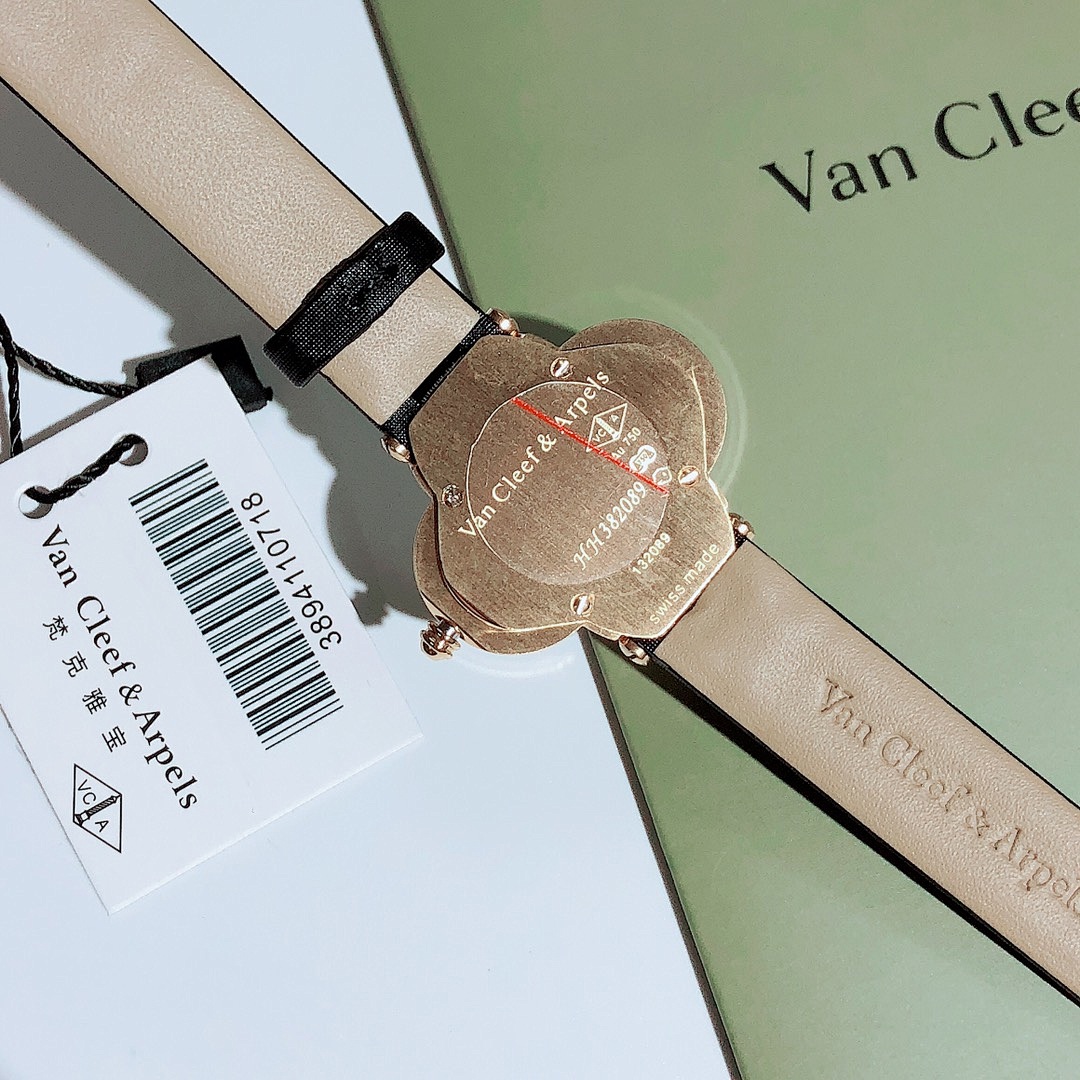 Van Cleef & Arpels Alhambra Watch view