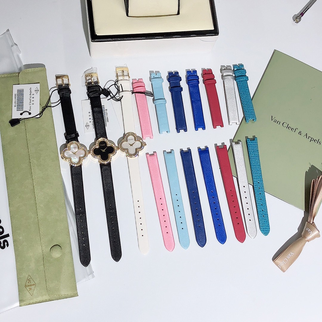 Van Cleef & Arpels Alhambra Watch view