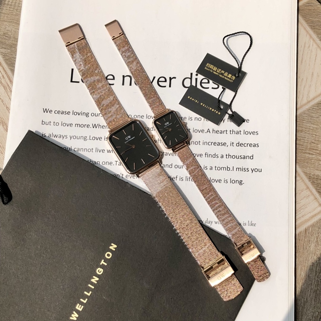 Daniel Wellington Classic Watch view