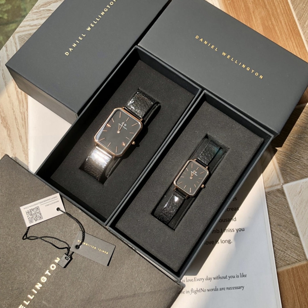 Daniel Wellington Rectangle Watch view