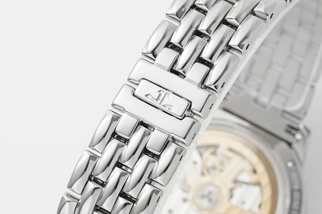 Jaeger-LeCoultre Rendez-Vous Watch view