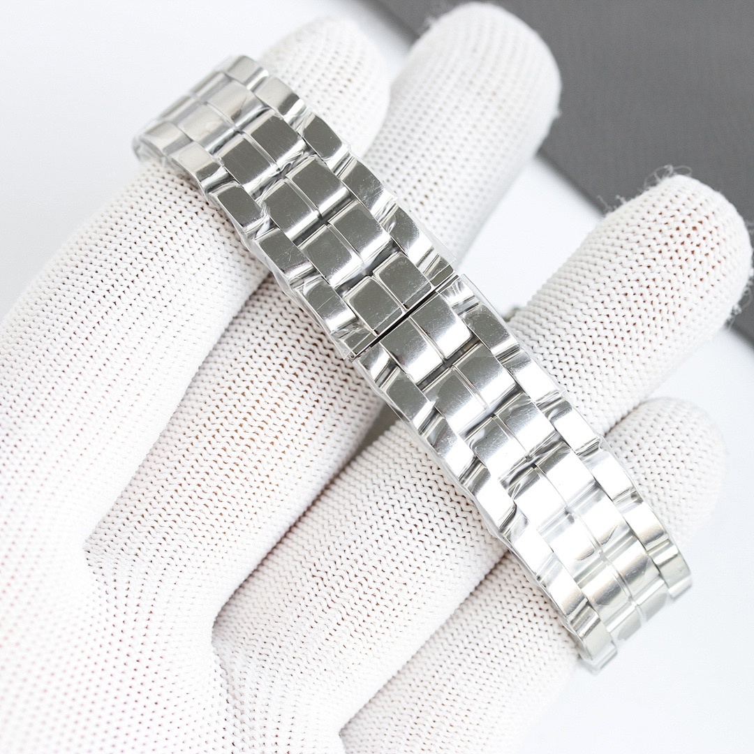 Chopard Happy Diamonds Watch view