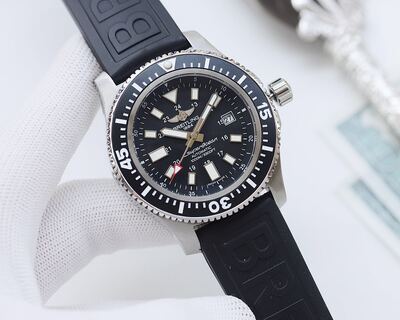 Breitling Avenger Black Dial Watch view 5