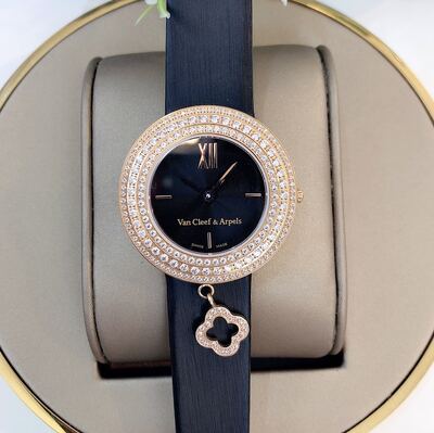 Van Cleef Alhambra Watch view 1