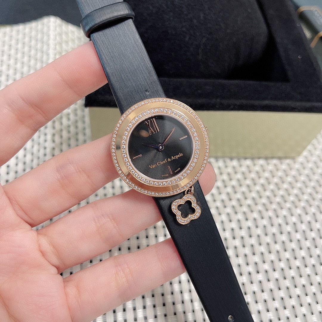 Van Cleef Alhambra Watch view