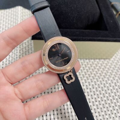 Van Cleef Alhambra Watch view 9