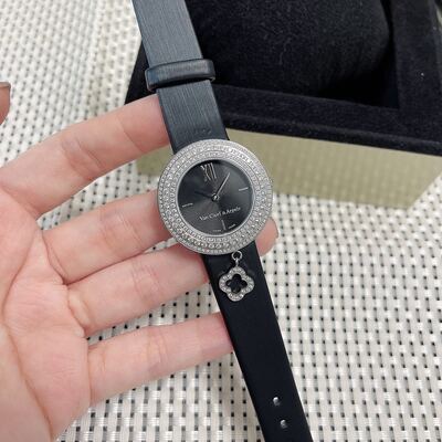 Van Cleef Alhambra Watch view 4
