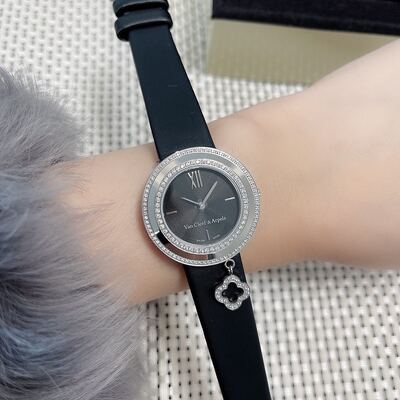 Van Cleef Alhambra Watch view 5
