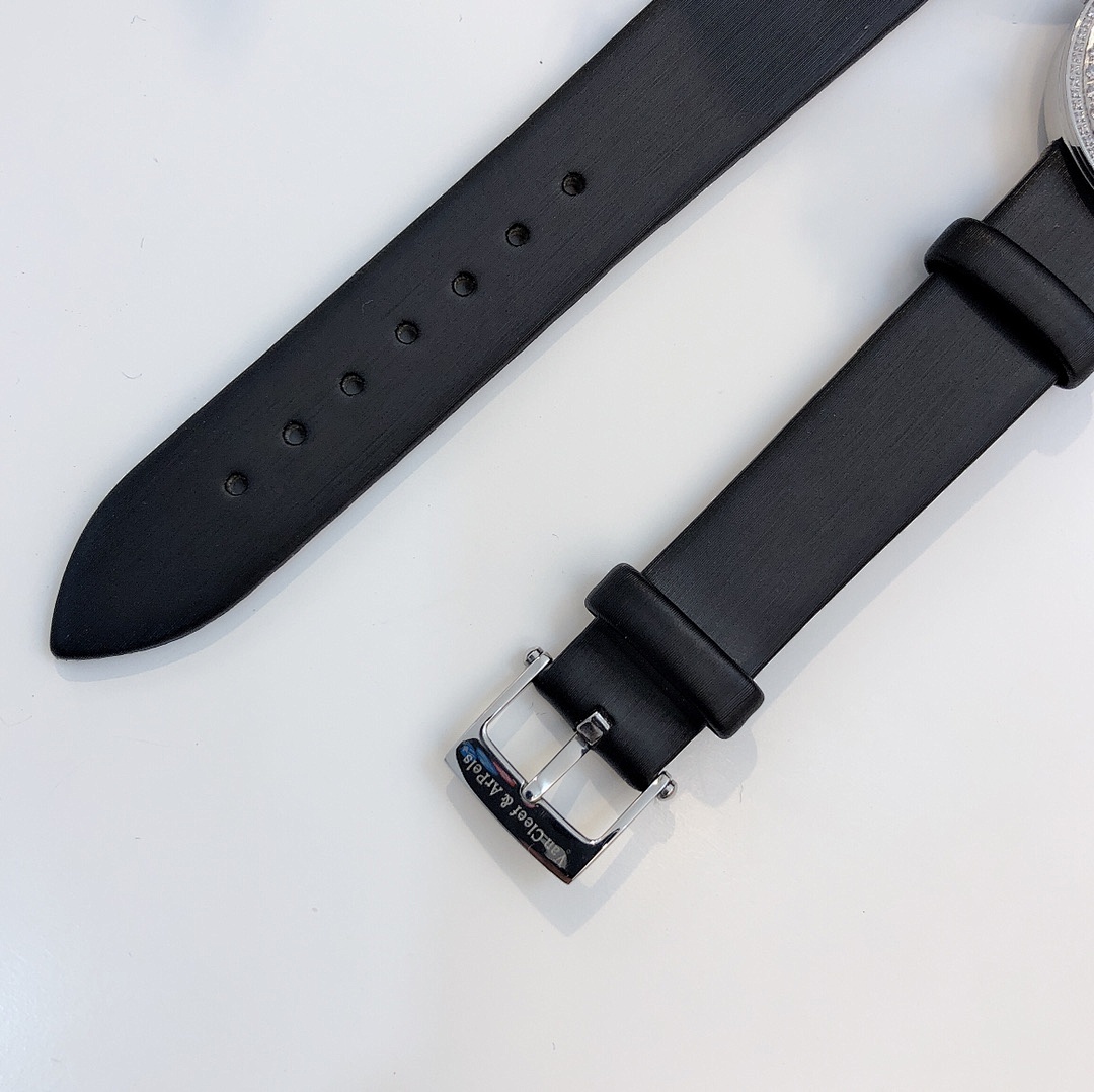 Van Cleef & Arpels Alhambra Watch view