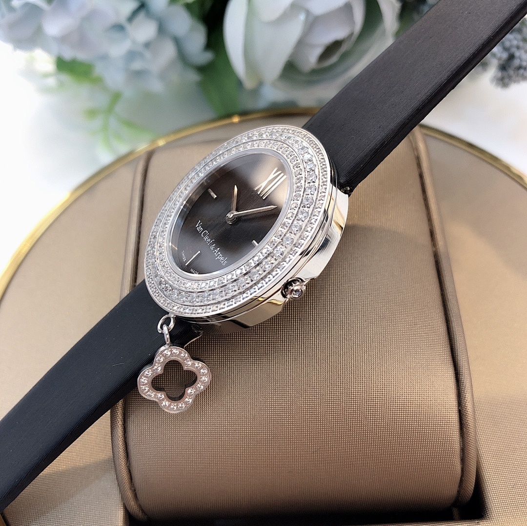 Van Cleef & Arpels Alhambra Watch