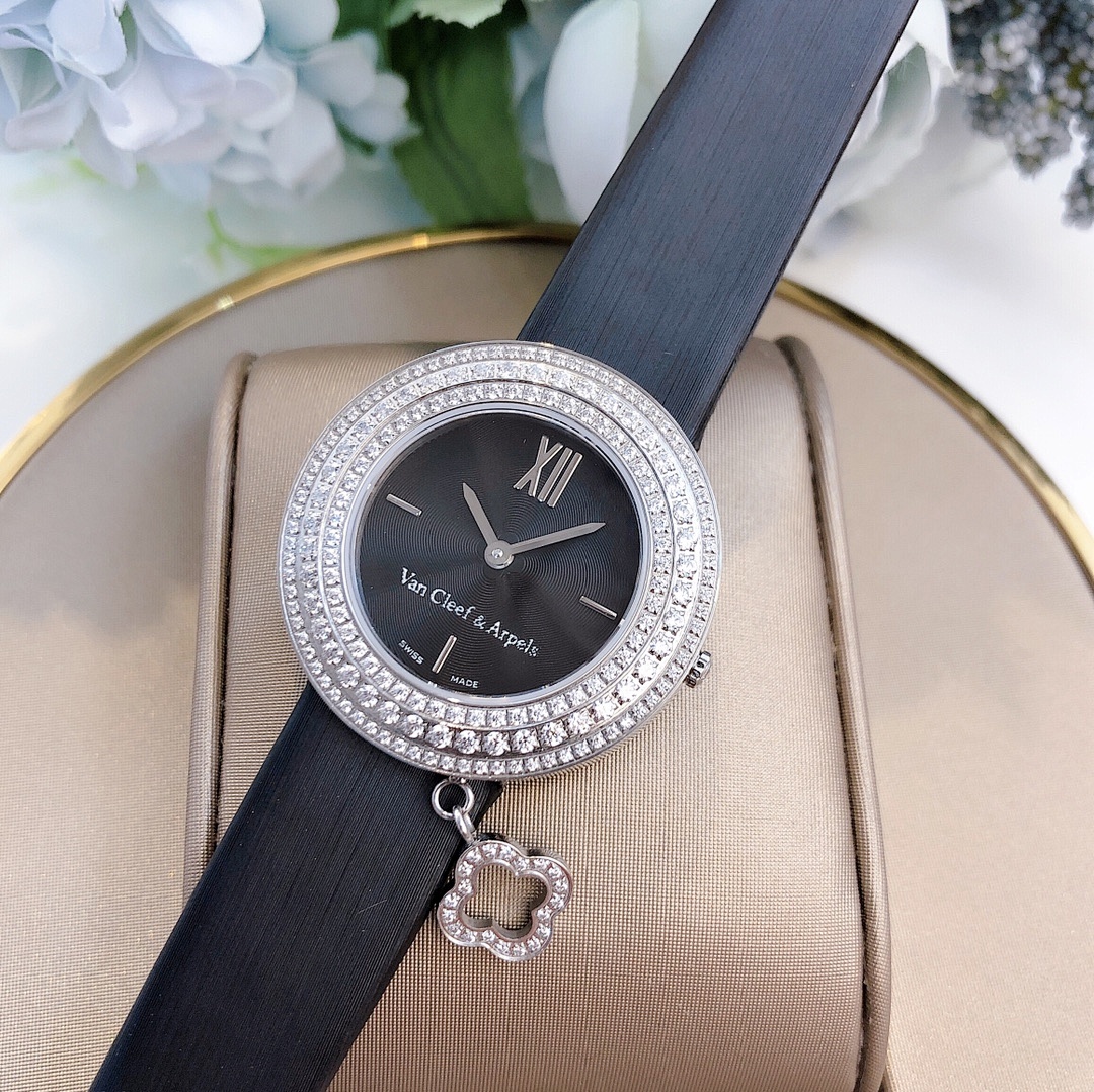 Van Cleef & Arpels Alhambra Watch view