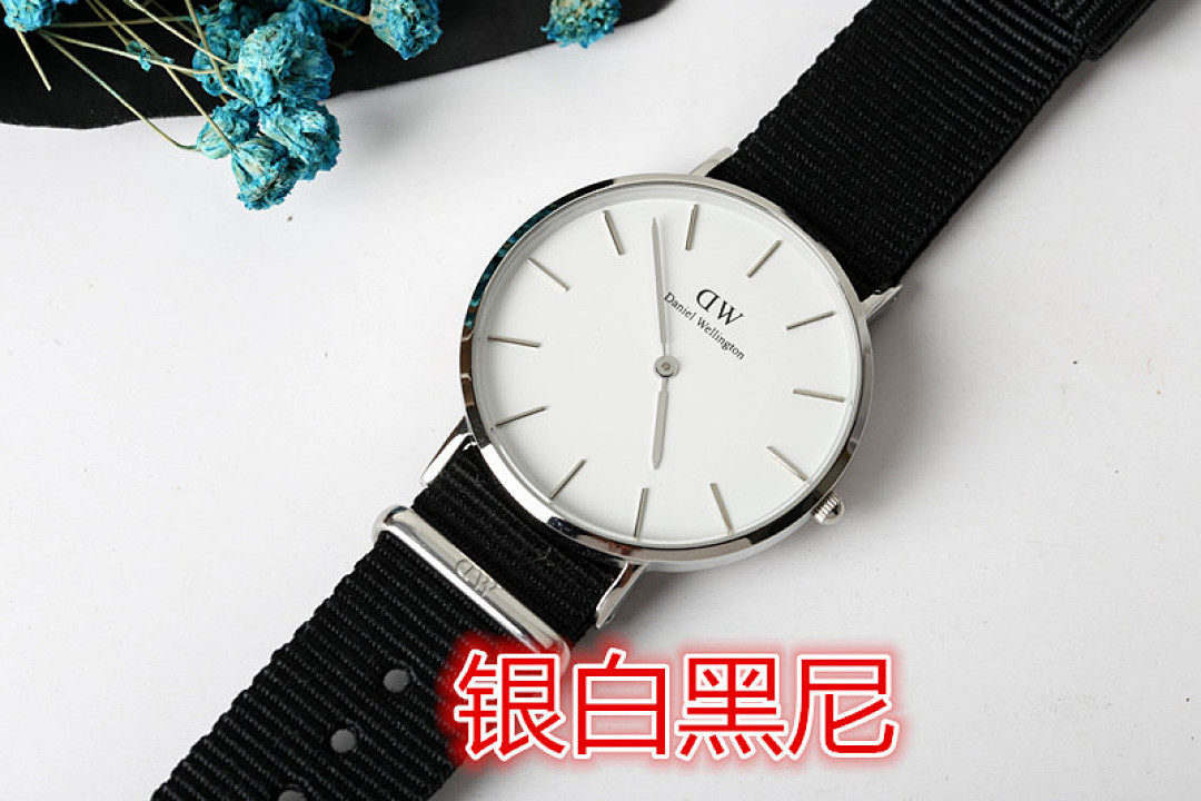 Daniel Wellington Classic Watch view