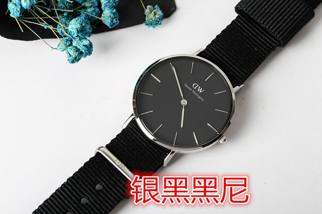Daniel Wellington Classic Watch view