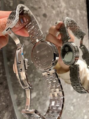 Van Cleef & Arpels Alhambra Watch view 2