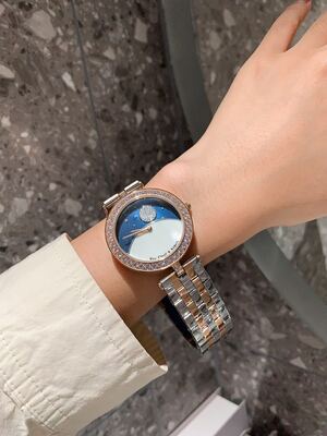Van Cleef & Arpels Alhambra Watch view 4