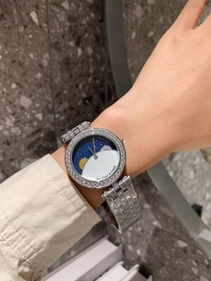 Van Cleef & Arpels Alhambra Watch view 2