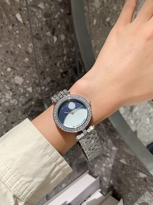 Van Cleef & Arpels Alhambra Watch view 3