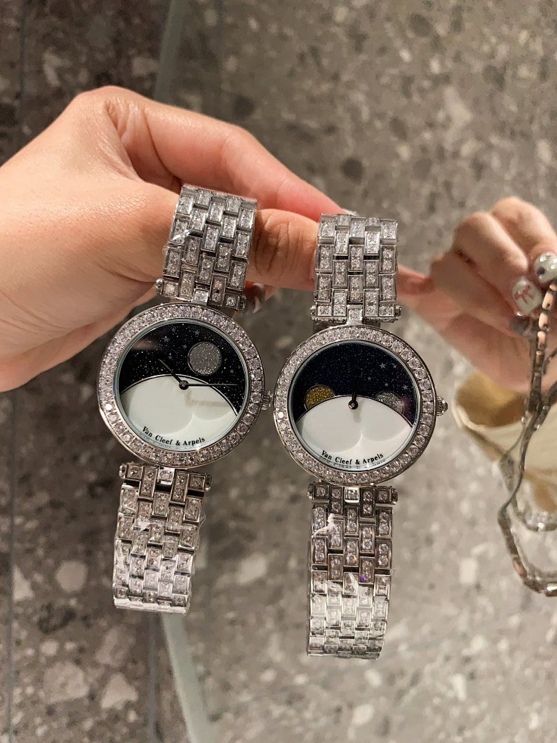 Van Cleef & Arpels Alhambra Watch view
