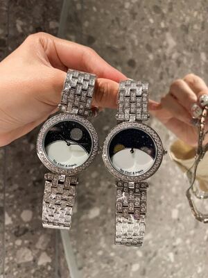 Van Cleef & Arpels Alhambra Watch view 5