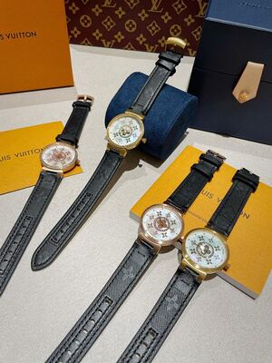 Louis Vuitton Tambour Watch view 13