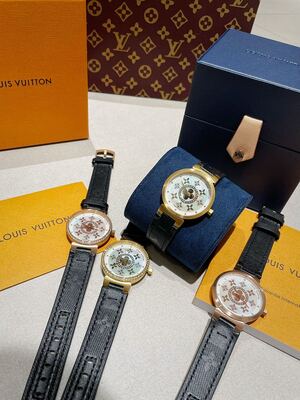 Louis Vuitton Tambour Watch view 17