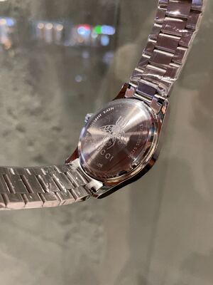 Gucci GG Bee Watch view 2