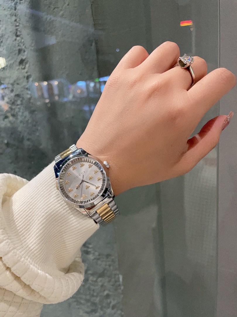 Gucci GG Bee Watch view