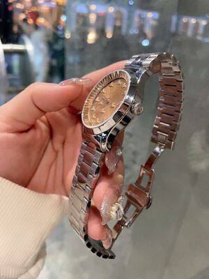 Gucci GG Bee Watch view 5