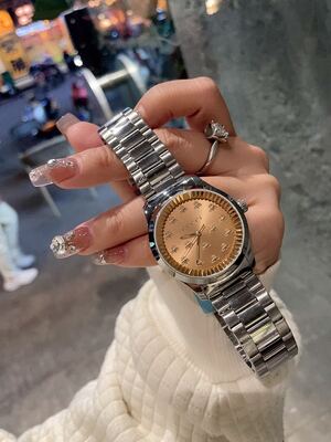 Gucci GG Bee Watch view 7