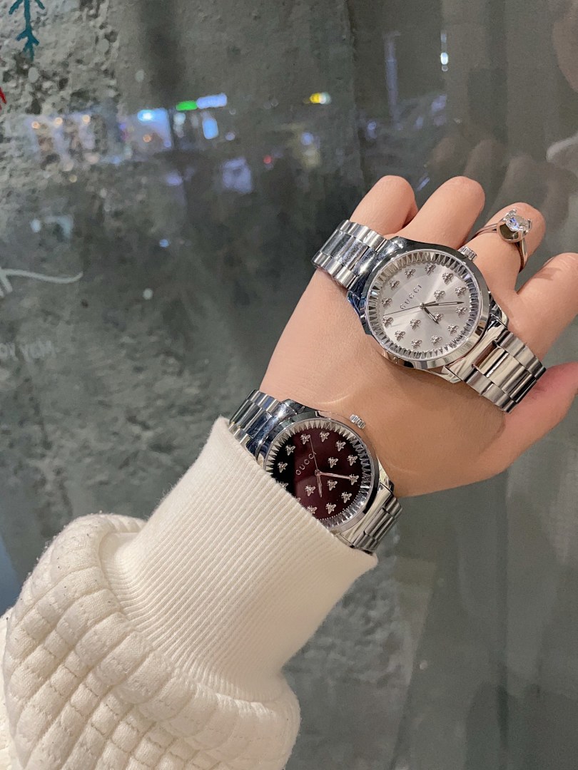 Gucci GG Bee Watch view