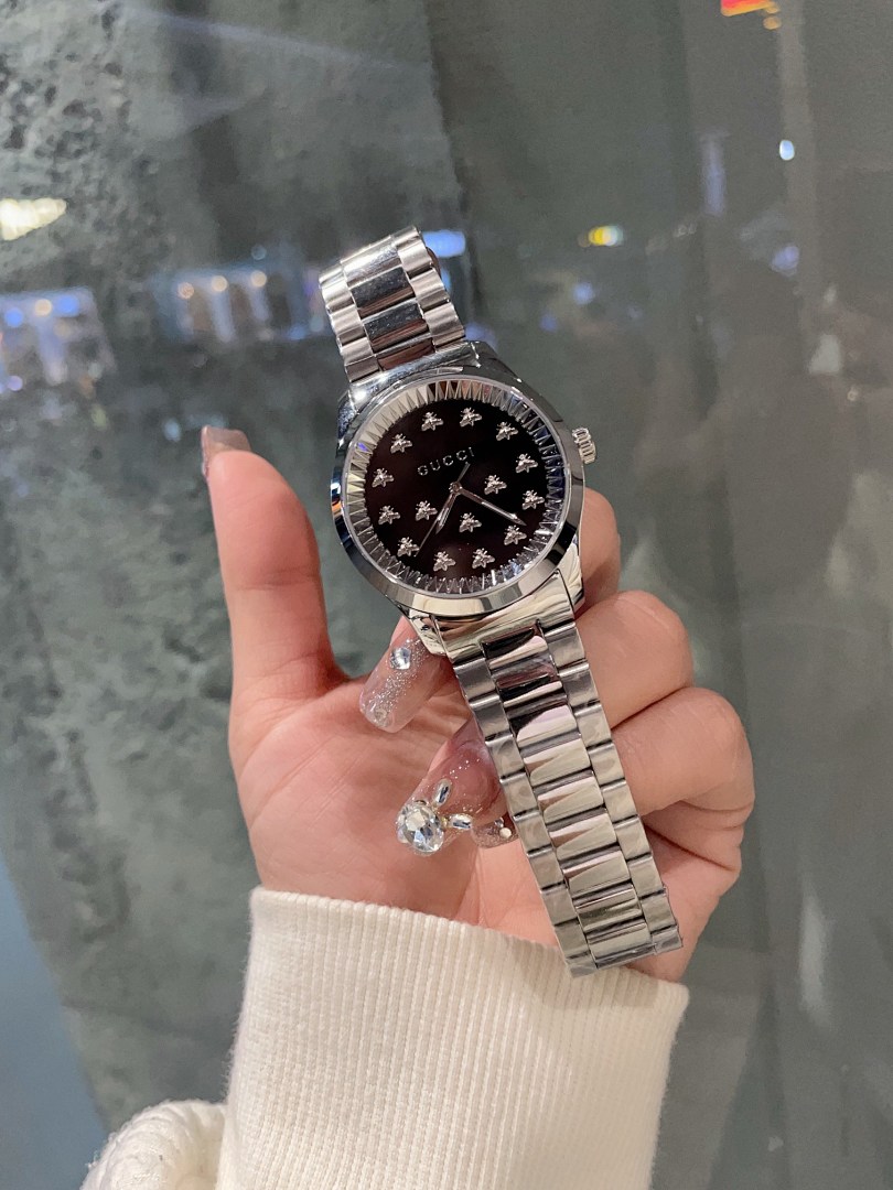 Gucci GG Bee Watch view