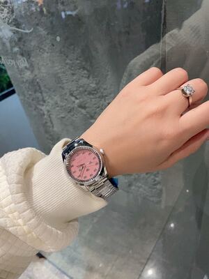 Gucci GG Bee Watch view 3