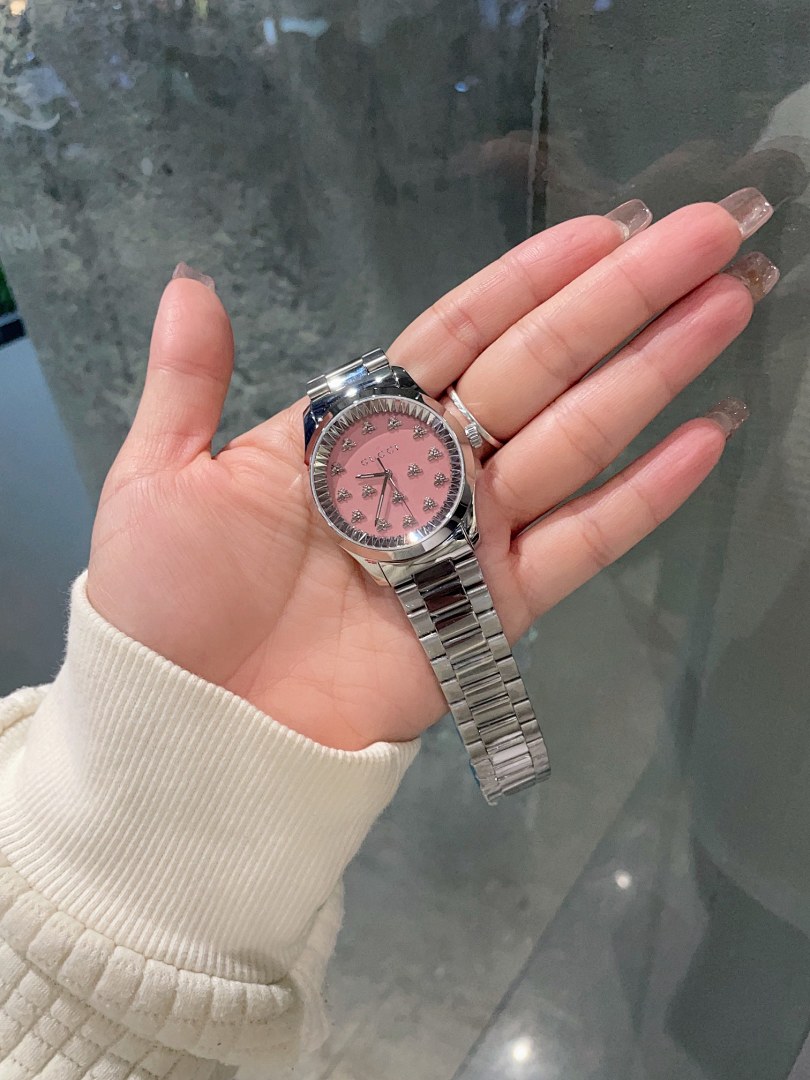 Gucci GG Bee Watch view