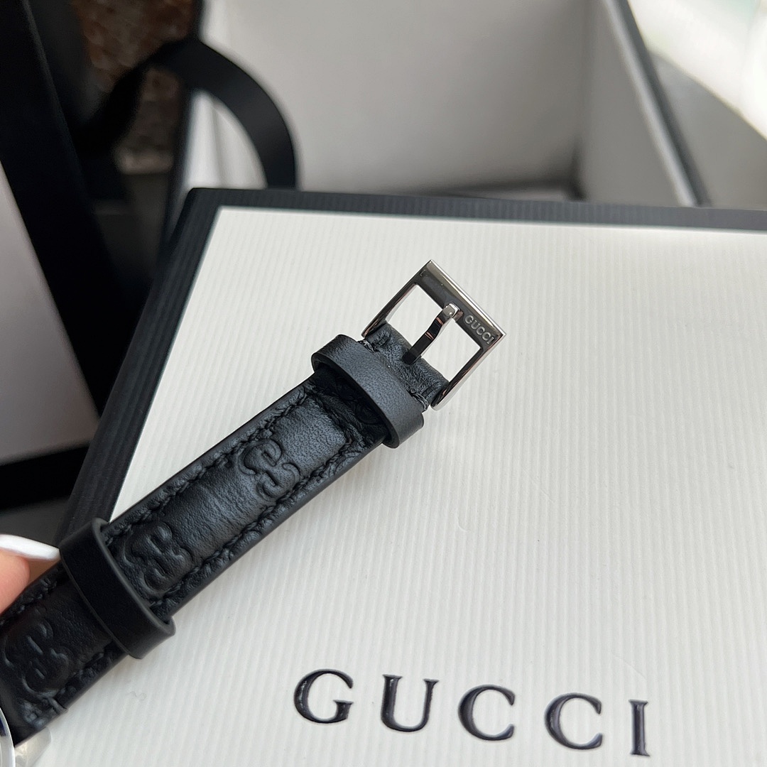 Gucci Grip Watch view