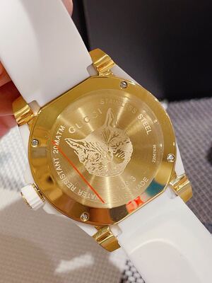 Gucci Dive Watch view 4