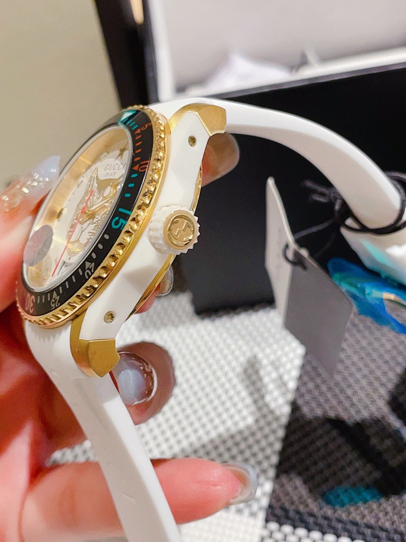 Gucci Dive Watch view