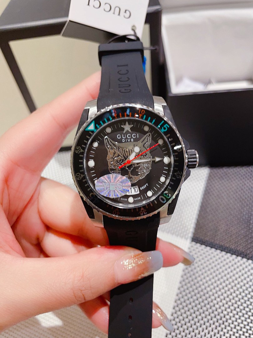 Gucci Dive Watch view