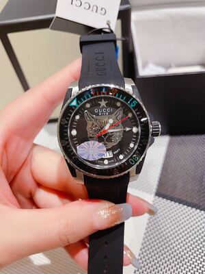 Gucci Dive Watch view 8
