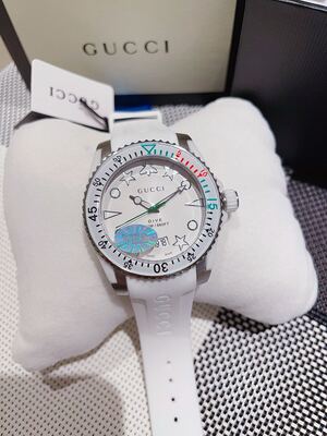 Gucci Dive Watch view 8