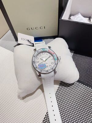 Gucci Dive Watch view 9