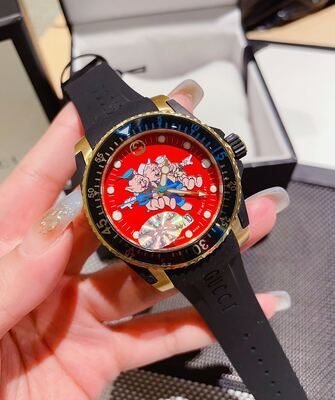 Gucci Dive Watch view 5