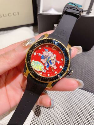 Gucci Dive Watch view 6