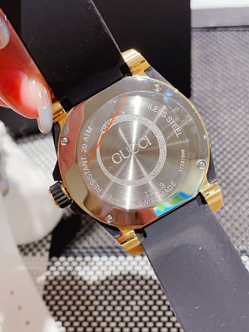 Gucci Dive Watch view