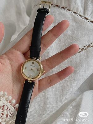 Gucci Bee Watch view 17