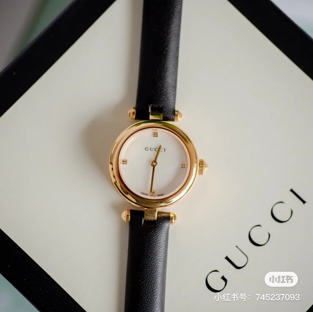 Gucci Bee Watch view