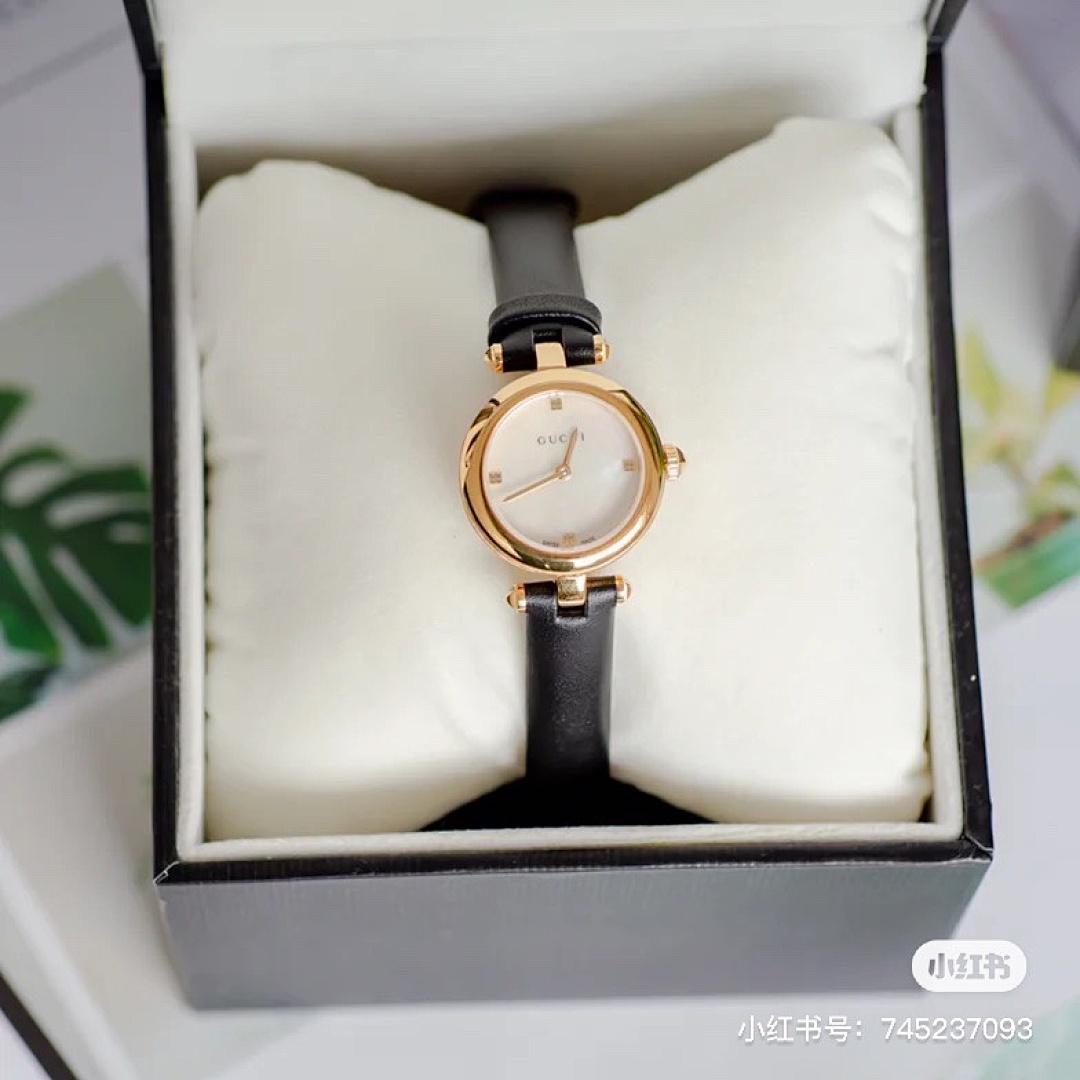 Gucci Bee Watch view